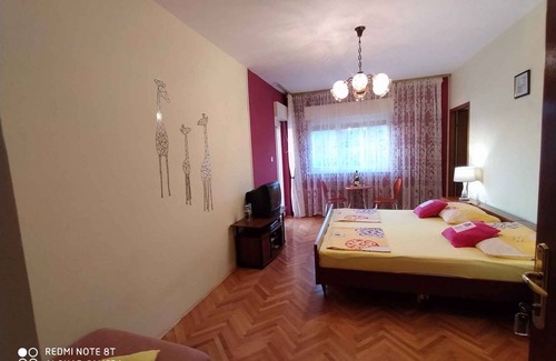Vinisce Apartment | Holiday apartment with sea view 60 m from the beach