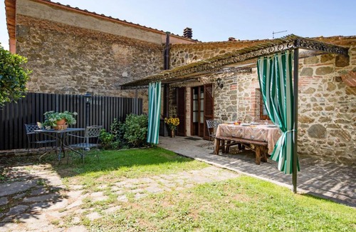Popoltaio-Schiacciato House | Holiday Home Casa Graziani-5 by Interhome