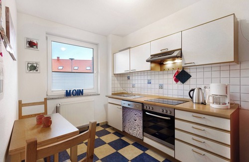 Alt-Travemunde/Ronnau House | Holiday Home 'Ferienhaus Nordmeer' with Private Terrace, Private Garden and Wi-Fi