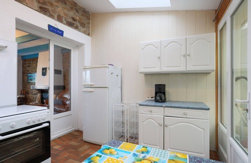 Loguivy House | Holiday Home 'Gite Loguivy De La Mer' with Sea View and Private Terrace