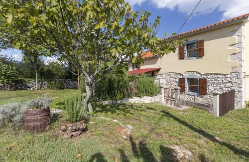 Mali Turini House | Holiday home in a quiet location