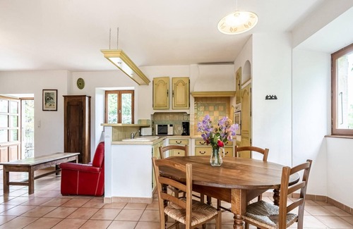 Les Assions House | Holiday Home in Les Assions near Bois de Païolive