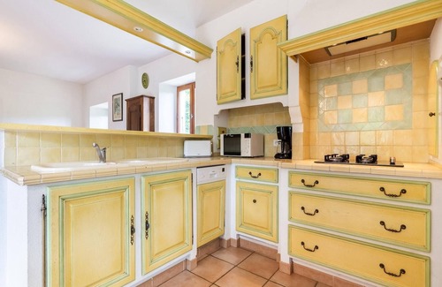 Les Assions House | Holiday Home in Les Assions near Bois de Païolive