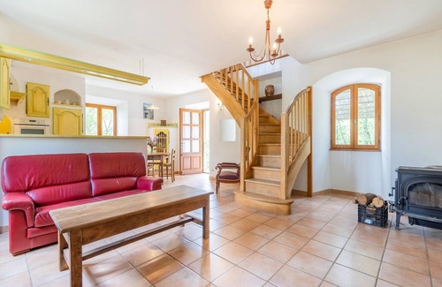 Les Assions House | Holiday Home in Les Assions near Bois de Païolive