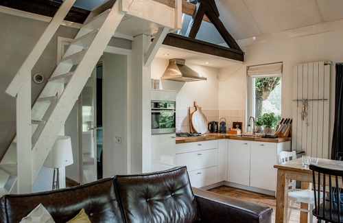 Leende House | Holiday Home in Leende with Hot Tub & Garden