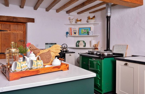 Rhyd-y-clafdy House | Holiday Home in Llangybi near Criccieth Beach