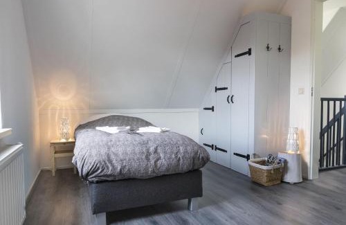 Wissenkerke House | Holiday Home in Wissenkerke near Beach