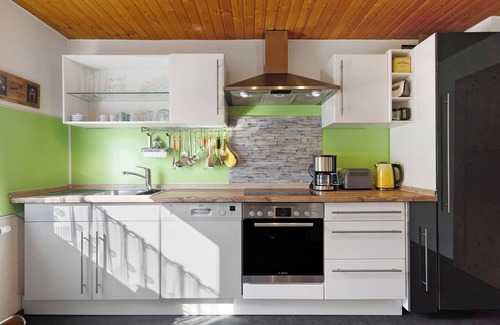 Marlen House | Holiday Home 'Kornfeld' with Balcony and Wi-Fi