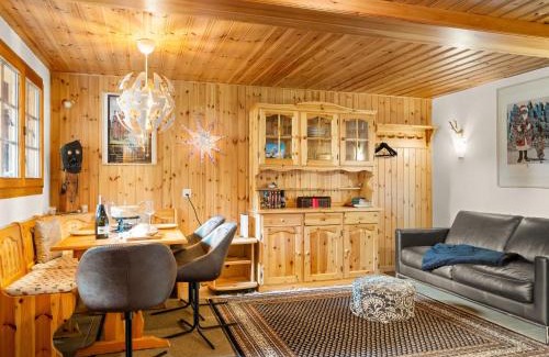 Taesch House | Holiday Home Lätthaus Rot by Interhome