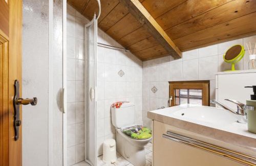 Taesch House | Holiday Home Lätthaus Rot by Interhome