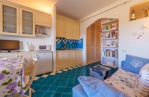 Palau House | Holiday Home 'Residence La Virginia' with Sea View, Private Terrace and Private Garden