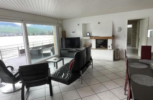 Ennetbuergen House | Holiday Home Seestern direkt am See by Interhome