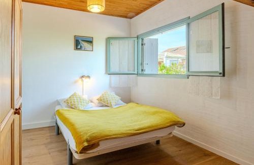 Mimizan-Plage House | Holiday Home Sicard-5 by Interhome