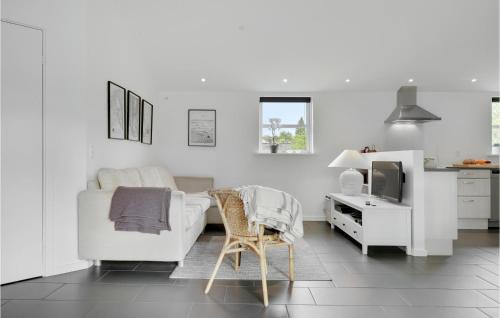 Bog By House | Holiday Home Strandbakken Bogø By Iv