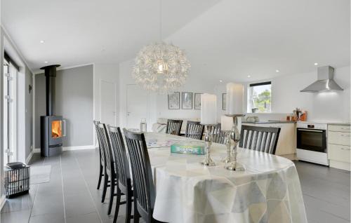 Bog By House | Holiday Home Strandbakken Bogø By Iv