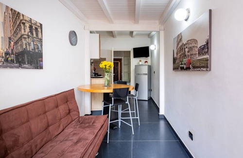 Sant'Isidoro House | Holiday Home 'Villa Gaudì - Vicens' with Sea View, Wi-Fi and Air Conditioning