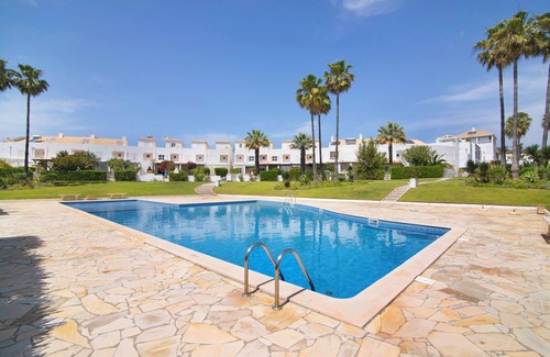 Gale House | Holiday Home 'Villa Lydika' with Sea View, Wi-Fi and Air Conditioning