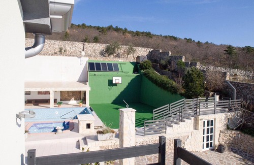 Klanfari House | Holiday house Dramalj for 1 - 12 persons with 7 bedrooms - Holiday house