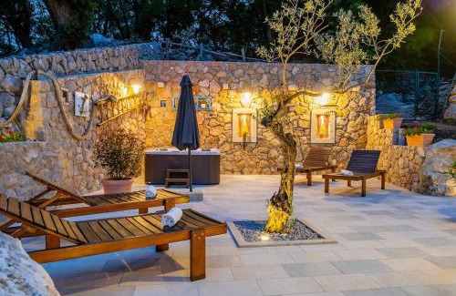 Porozina House | Holiday House - Old Olive