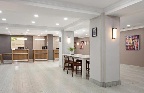 Oakbrook Terrace Hotel | Holiday Inn Chicago/Oak Brook by IHG
