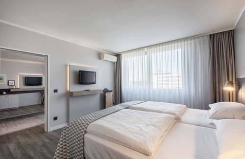 Hammfeld Hotel | Holiday Inn Düsseldorf - Neuss by IHG