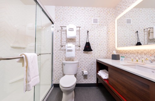Livonia Hotel | Holiday Inn Detroit Northwest - Livonia by IHG