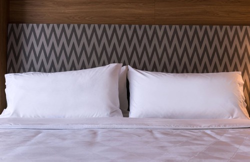 Livonia Hotel | Holiday Inn Detroit Northwest - Livonia by IHG
