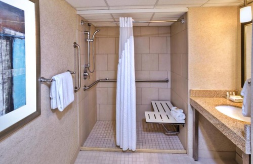 Livonia Hotel | Holiday Inn Detroit Northwest - Livonia by IHG