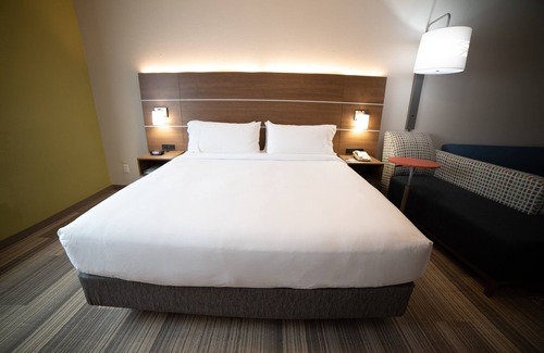 South Padre Island Hotel | Holiday Inn Express Hotel & Suites South Padre Island by IHG