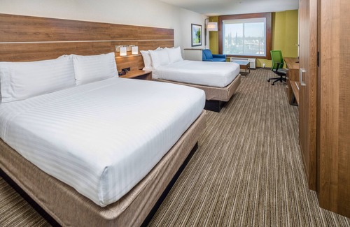 Modesto Hotel | Holiday Inn Express and Suites Modesto by IHG