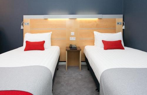 Boardmills Hotel | Holiday Inn Express Antrim by IHG