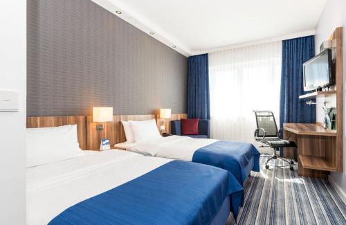 Neuenland Hotel | Holiday Inn Express Bremen Airport by IHG