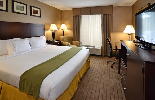 Brockton Hotel | Holiday Inn Express Brockton - Boston by IHG