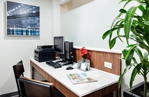 Gowanus Hotel | Holiday Inn Express Brooklyn, an IHG Hotel