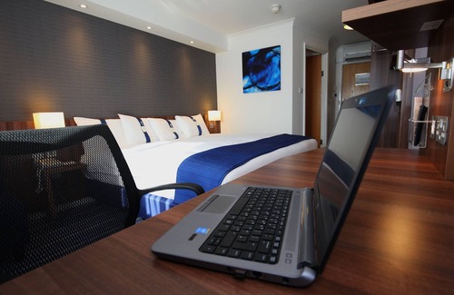 Glenrothes Hotel | Holiday Inn Express Glenrothes by IHG