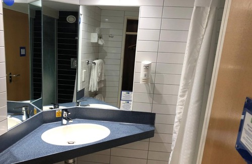 Glenrothes Hotel | Holiday Inn Express Glenrothes by IHG
