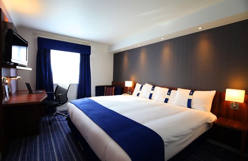 Glenrothes Hotel | Holiday Inn Express Glenrothes by IHG