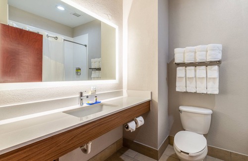 Statesville Hotel | Holiday Inn Express Hotel and Suites Statesville by IHG