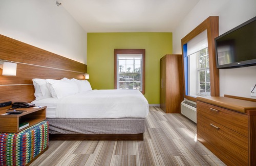 South Mountain Hotel | Holiday Inn Express Hotel & Suites Phoenix-Airport by IHG
