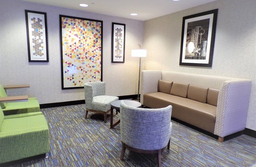 Largo Hotel | Holiday Inn Express Hotel & Suites Largo-Clearwater by IHG
