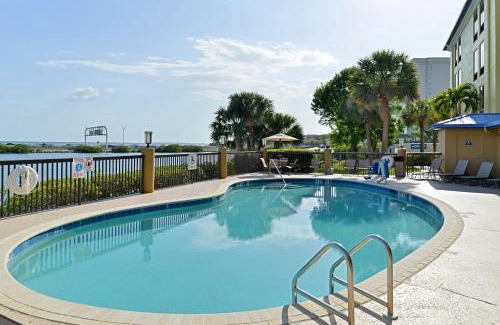 Rocky Point Hotel | Holiday Inn Express Hotel & Suites Tampa-Rocky Point Island by IHG