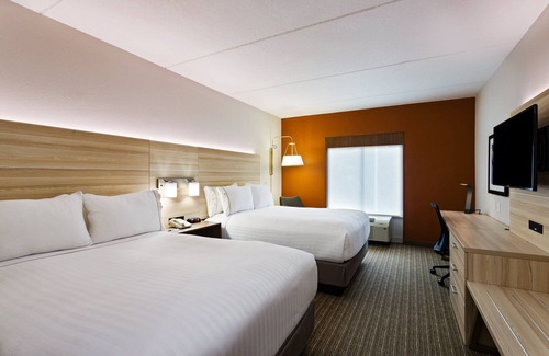 Tavares Hotel | Holiday Inn Express Hotel & Suites Tavares - Leesburg by IHG
