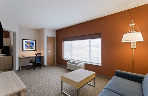 Tavares Hotel | Holiday Inn Express Hotel & Suites Tavares - Leesburg by IHG