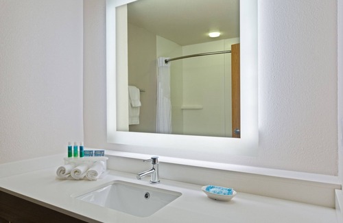 Tavares Hotel | Holiday Inn Express Hotel & Suites Tavares - Leesburg by IHG