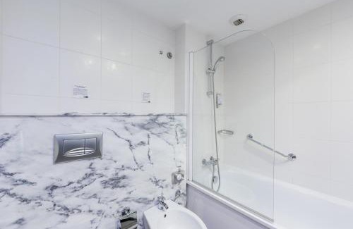 Prior Velho Hotel | Holiday Inn Express Lisbon Airport by IHG