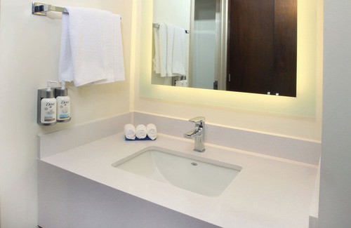 Monterrey Hotel | Holiday Inn Express Monterrey Galerias by IHG
