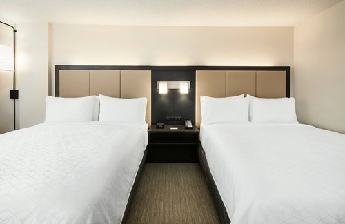 Richmond Hotel | Holiday Inn Express Richmond - Midtown by IHG