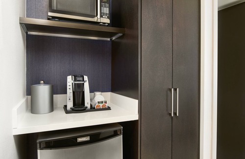 Richmond Hotel | Holiday Inn Express Richmond - Midtown by IHG