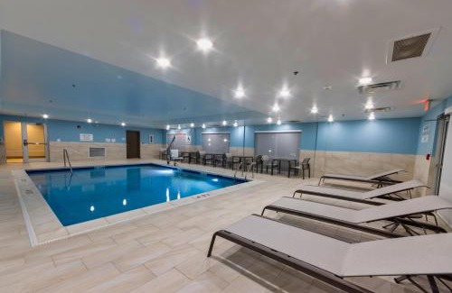Harrisonburg Hotel | Holiday Inn Express & Suites - Harrisonburg University Area by IHG