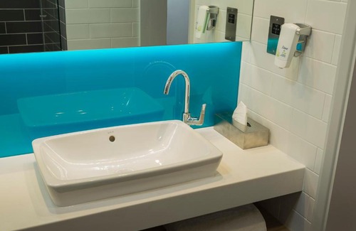 London Colney Hotel | Holiday Inn Express St. Albans - M25, Jct.22